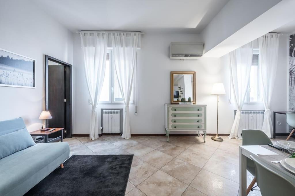 Апартаменты Sotto Le Due Torri 5* Болонья Экстерьер фото