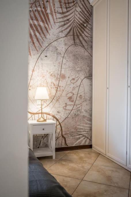 Апартаменты Sotto Le Due Torri 5* Болонья Экстерьер фото