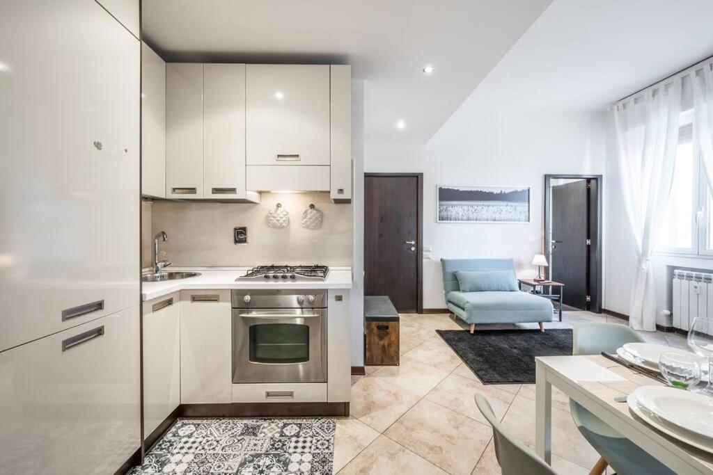 Апартаменты Sotto Le Due Torri 5* Болонья Экстерьер фото