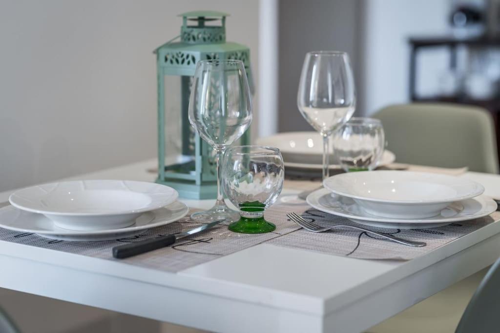 Апартаменты Sotto Le Due Torri 5* Болонья Экстерьер фото