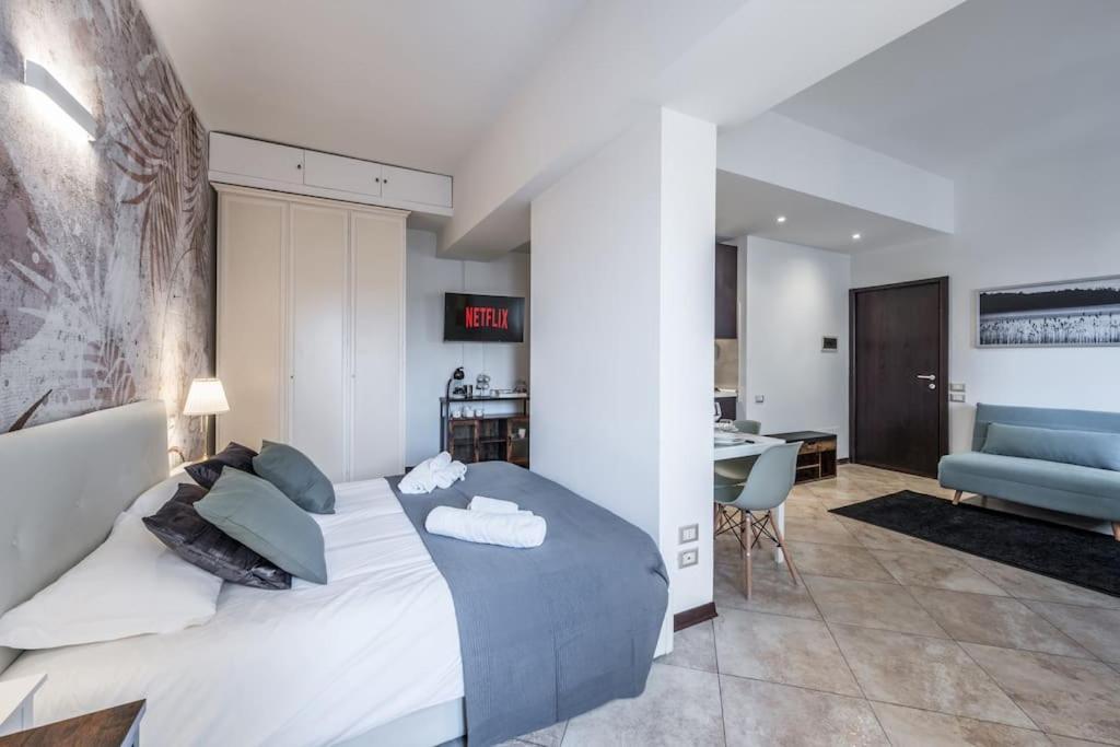 Апартаменты Sotto Le Due Torri 5* Болонья Экстерьер фото